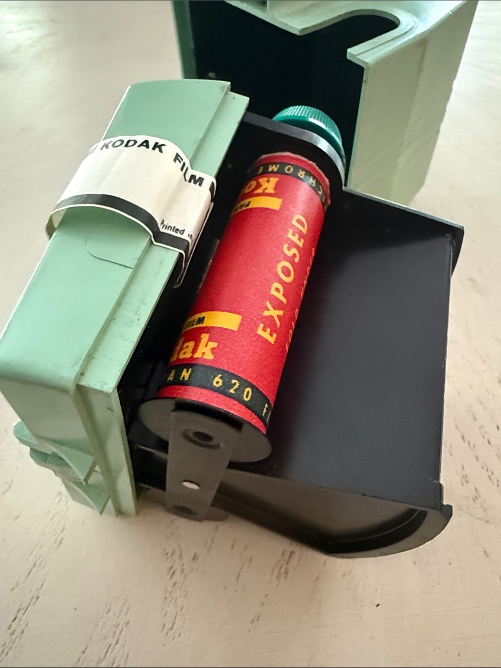 Savoy Imperial Box Camera Seafoam Green with Film 1960’s - untested - Picture 11 of 14